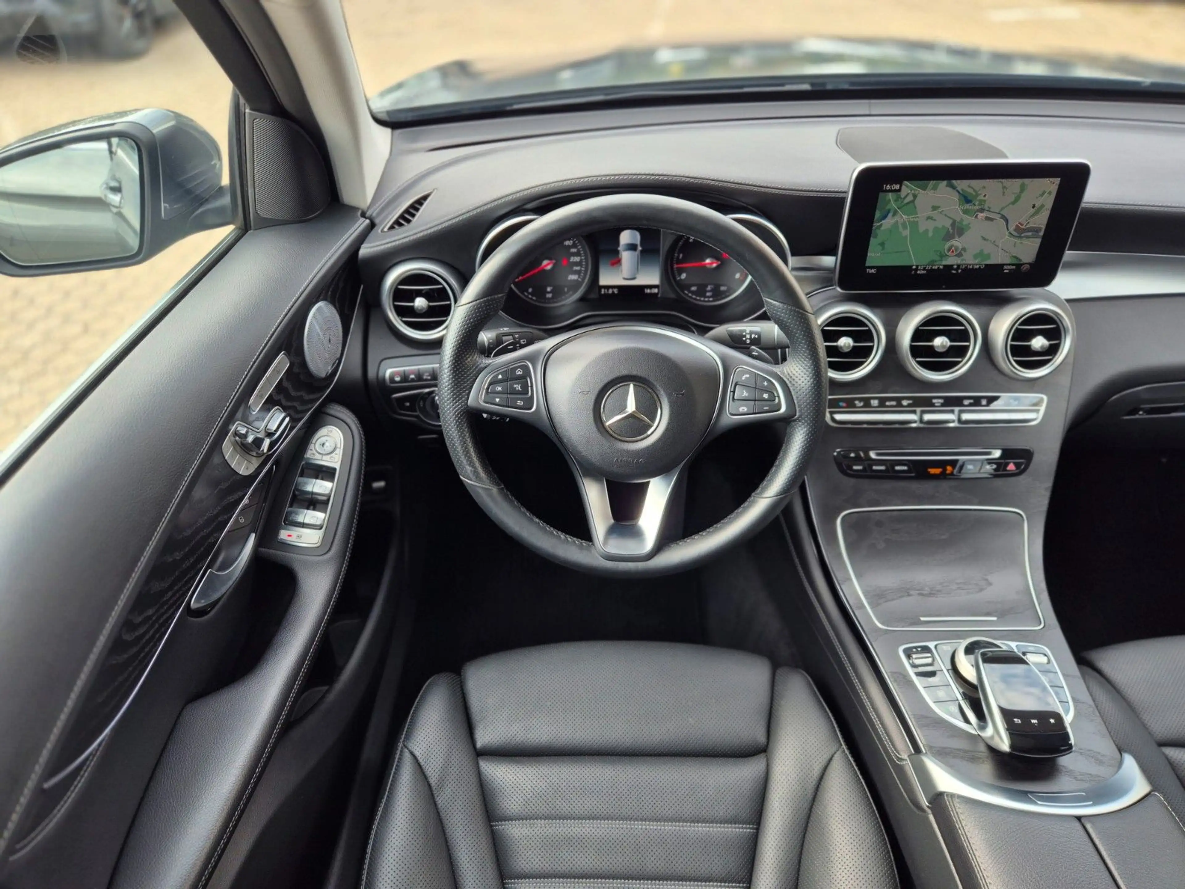 Mercedes-Benz GLC 350 d 4Matic Exclusive PANO/BURMESTER/360/AHK — photo 14