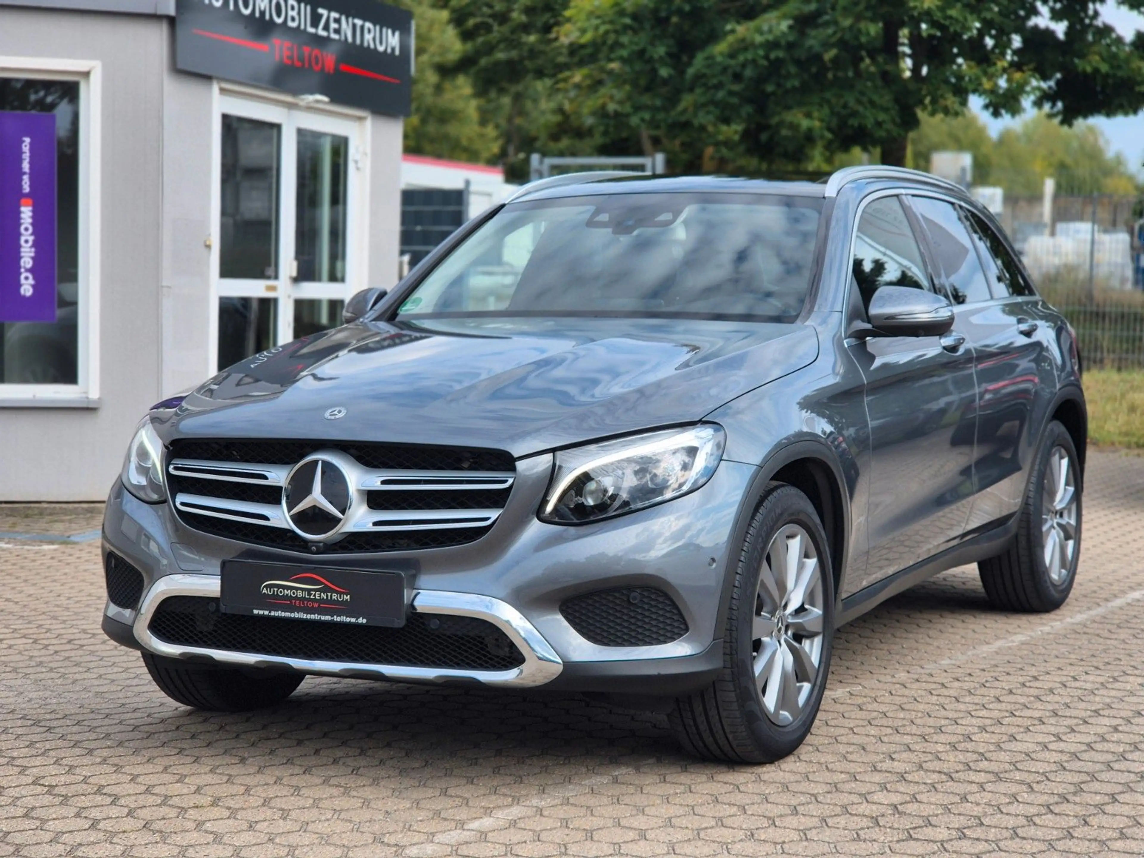 Mercedes-Benz GLC 350 d 4Matic Exclusive PANO/BURMESTER/360/AHK — photo 3