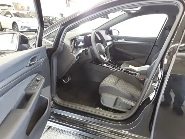 Volkswagen Golf view 5