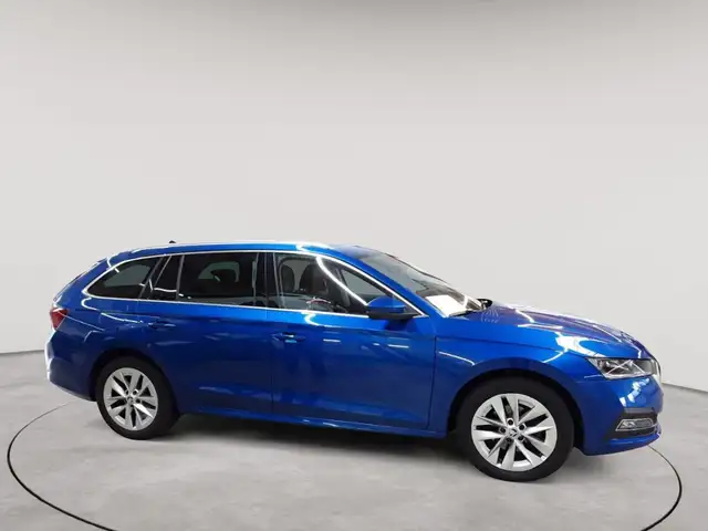 Skoda Octavia view 3