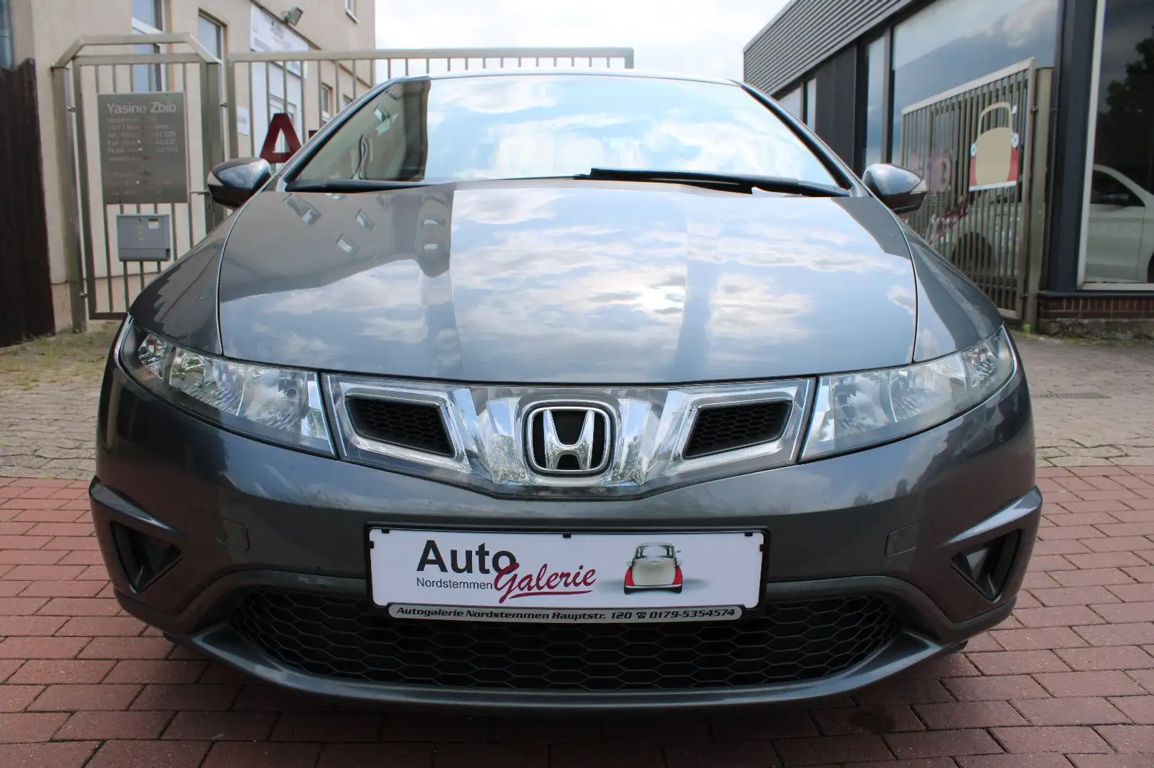 Honda Civic Lim. 5-trg. 1.4 Comfort Gris - 2
