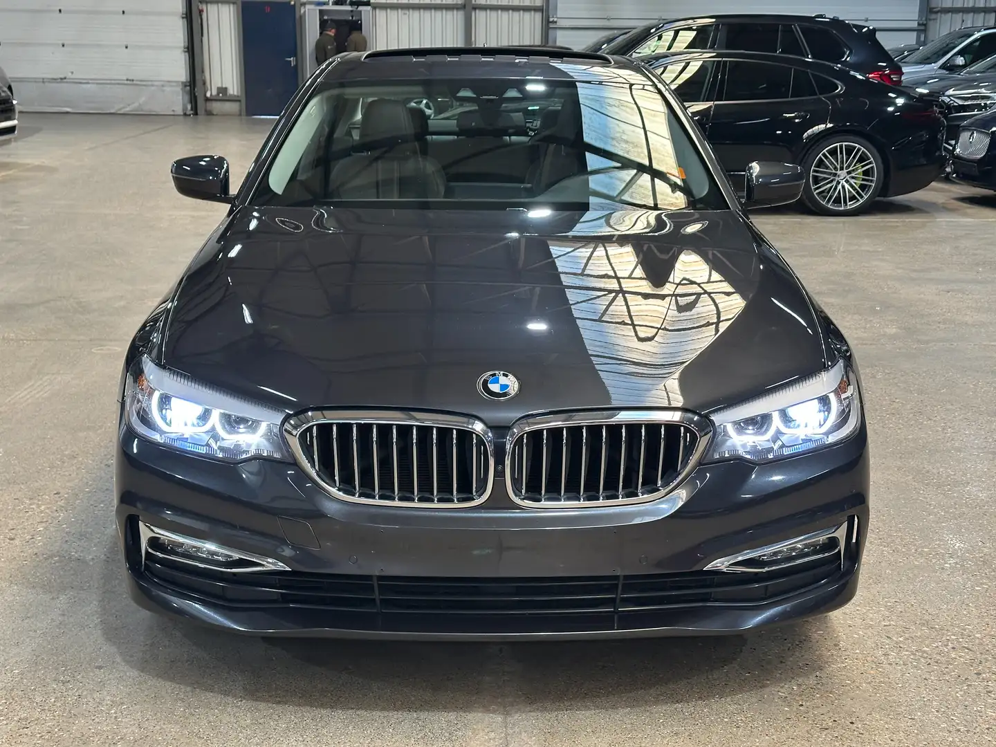 BMW 530 530e iPerformance Aut. Luxury Line Grau - 2