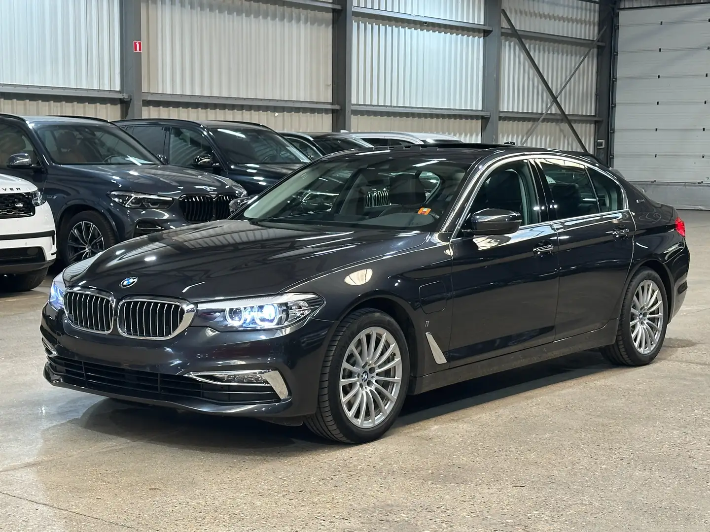 BMW 530 530e iPerformance Aut. Luxury Line Grau - 1
