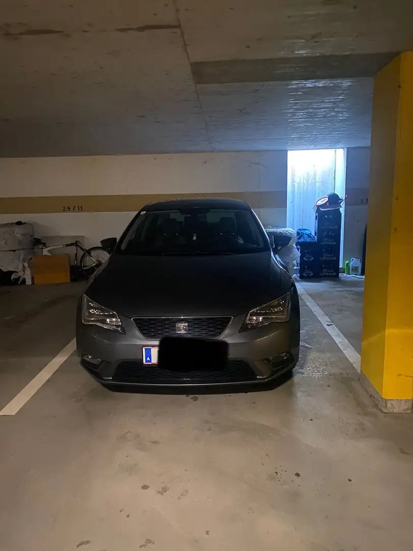 SEAT Leon Style Grau - 1