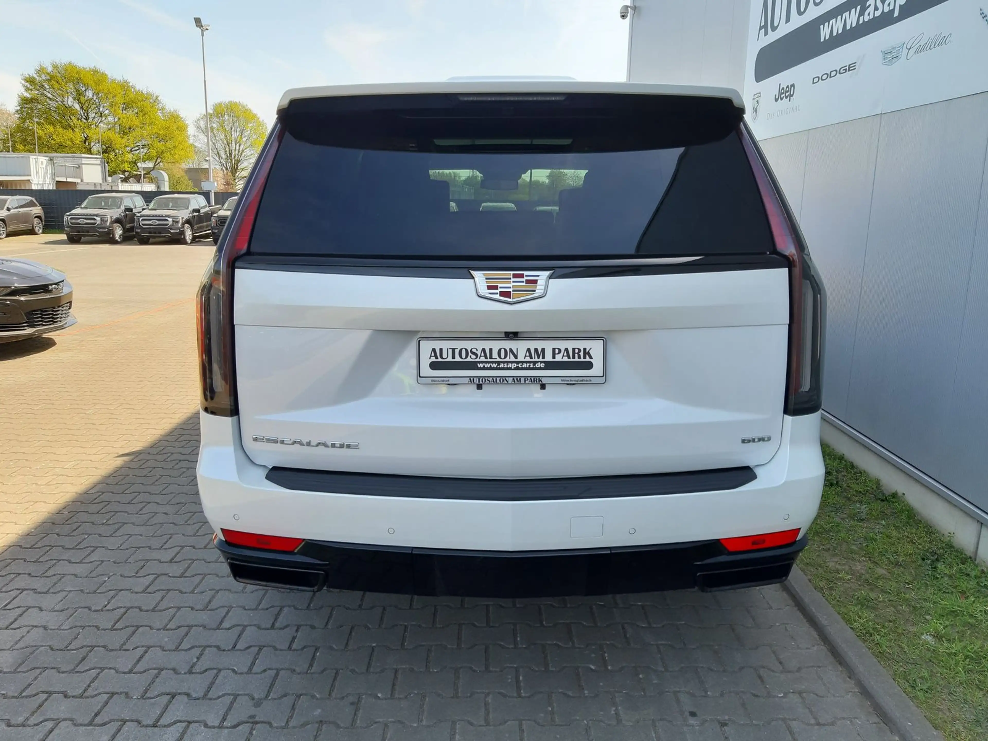 Cadillac Escalade Sport Platinum 6.2 V8 | Night Vision — photo 4
