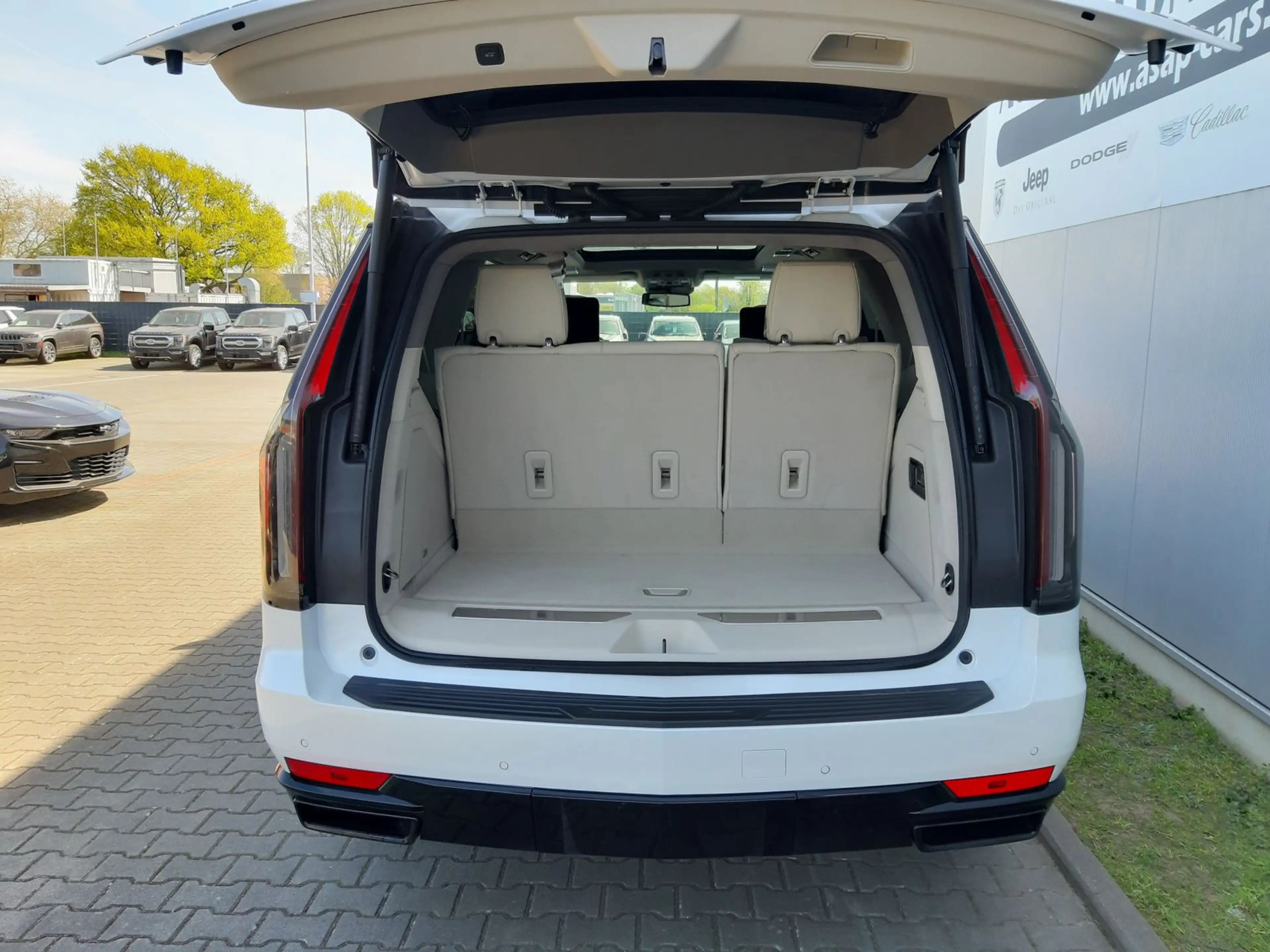 Cadillac Escalade Sport Platinum 6.2 V8 | Night Vision — photo 5