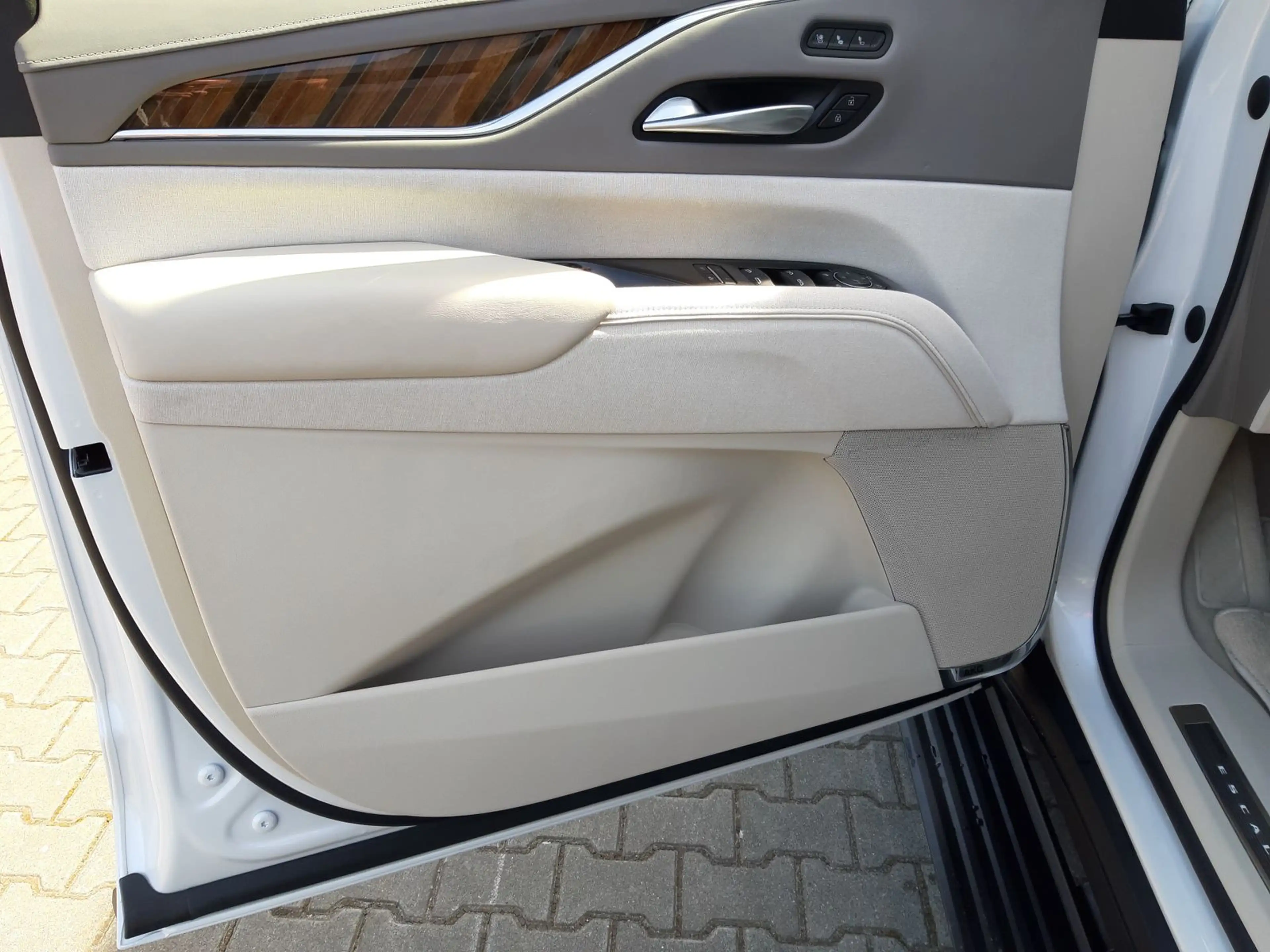Cadillac Escalade Sport Platinum 6.2 V8 | Night Vision — photo 7