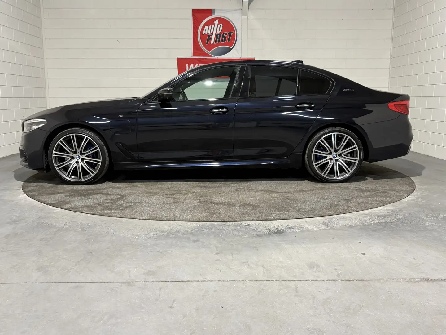BMW 530 5-serie 530e iPerformance High Executive, M pakket Zwart - 2