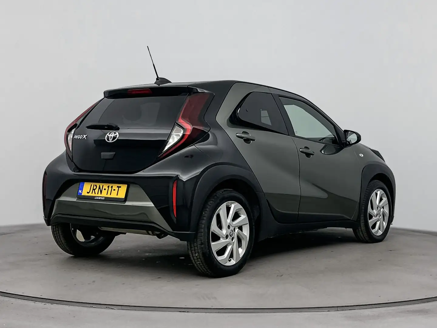 Toyota Aygo X 1.0 VVT-i MT Pulse | Parkeercamera | Apple Carplay Grün - 2