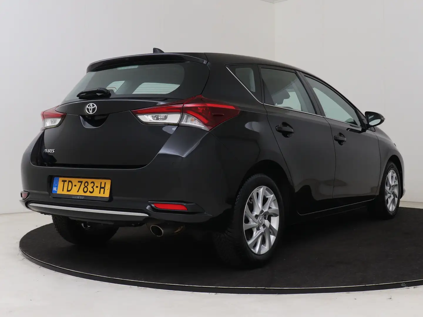 Toyota Auris 1.2T Energy I Navigatie I Climate Control I Cruis Zwart - 2