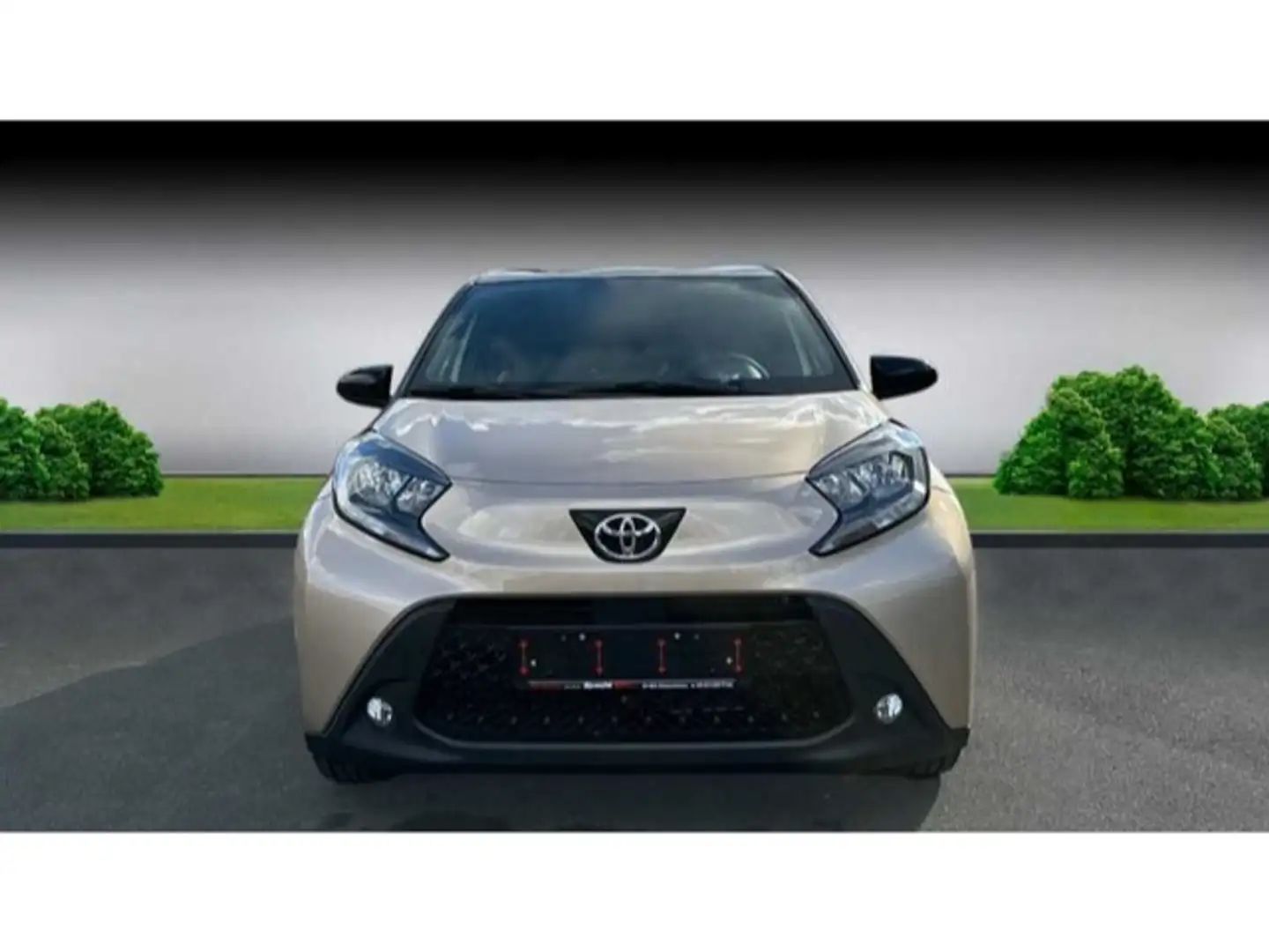 Toyota Aygo X 1.0 Teamplayer Autom.+Kamera+uvm. Beige - 2