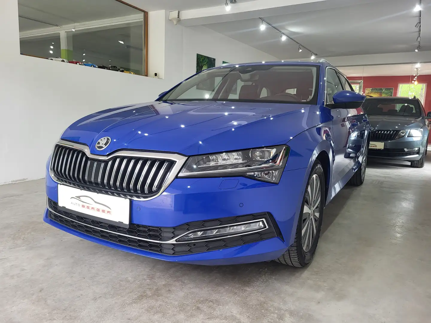 Skoda Superb Superb Kombi 2,0 TDI Style DSG *3 Jahre Garantie Blau - 1