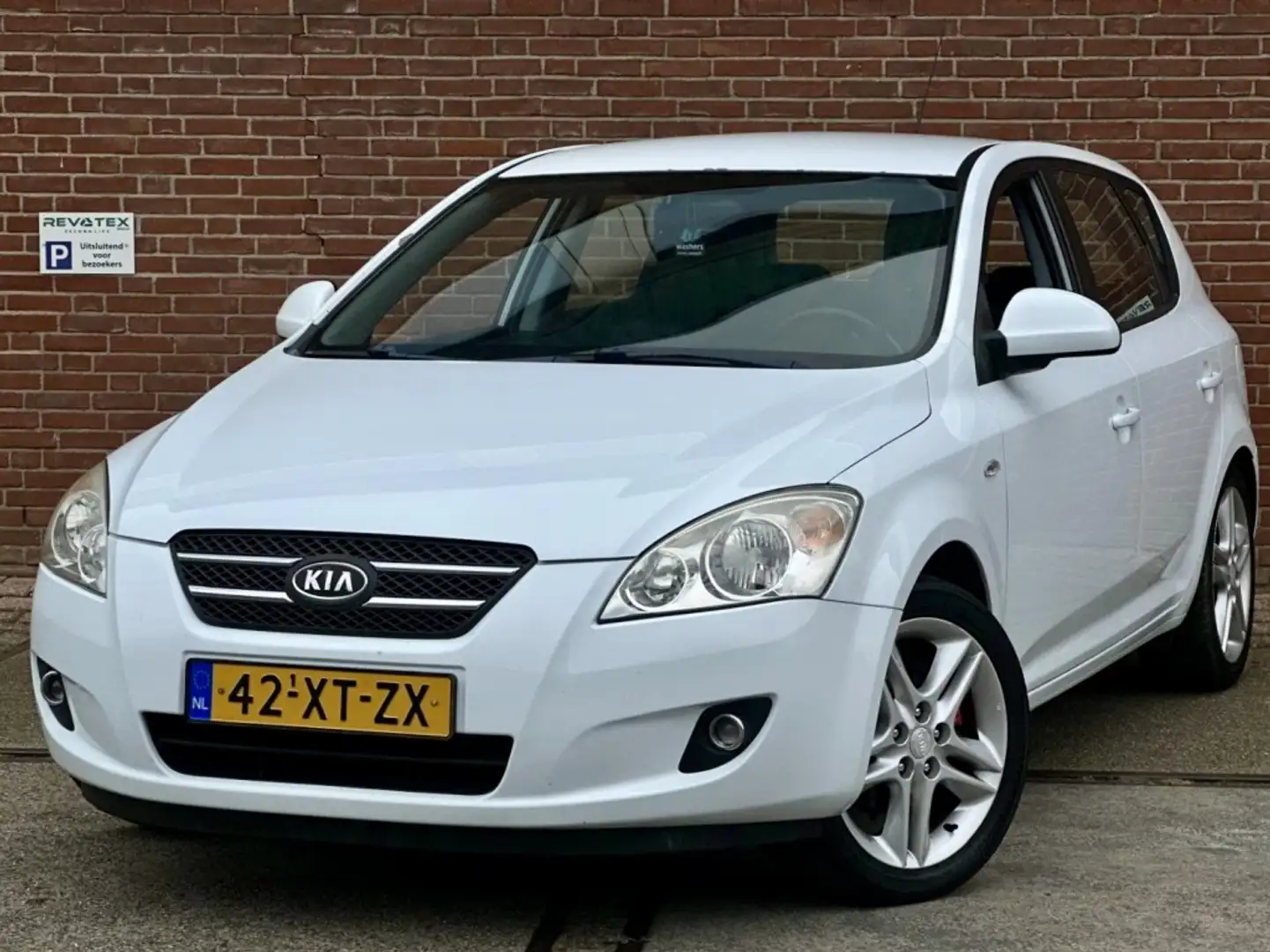 Kia Ceed / cee'd 1.6 X-ecutive Wit - 1