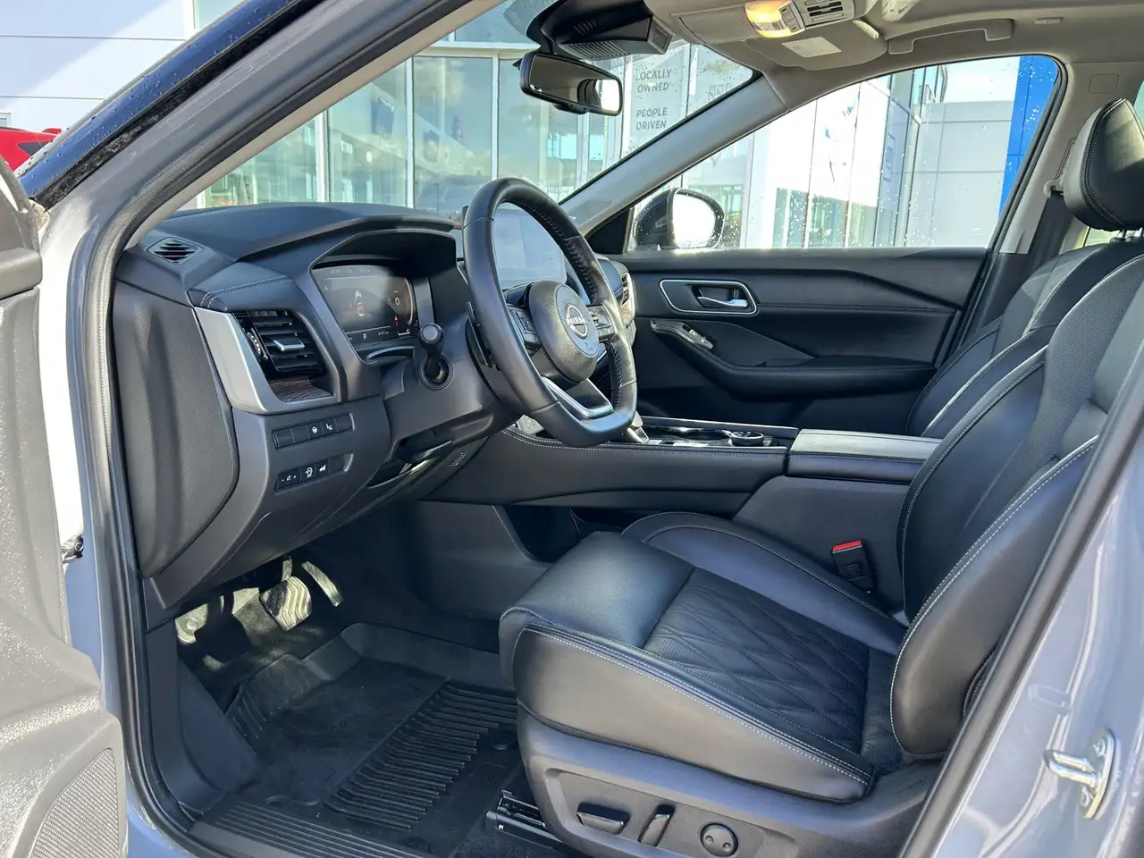 Nissan Rogue снимка Nissan Rogue