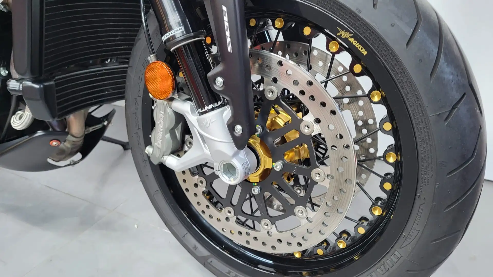 MV Agusta Dragster 800RR ***MOTODOC.BE*** Noir - 2