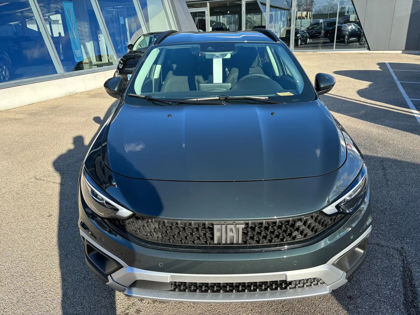 Fiat Tipo Kombi Cross Mild Hybrid Aut. Grün - 2