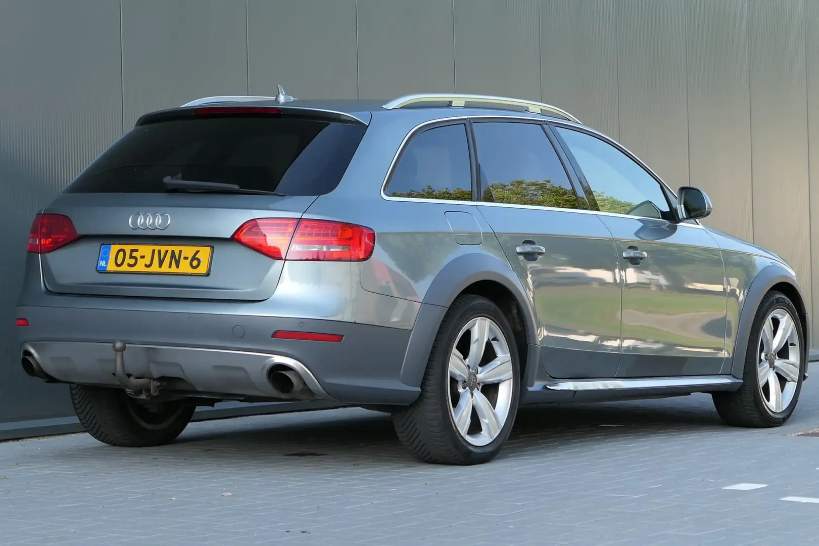 Audi A4 allroad quattro 2.0 TFSI Pro Line Youngtimer NAP Navi Alca Grijs - 2
