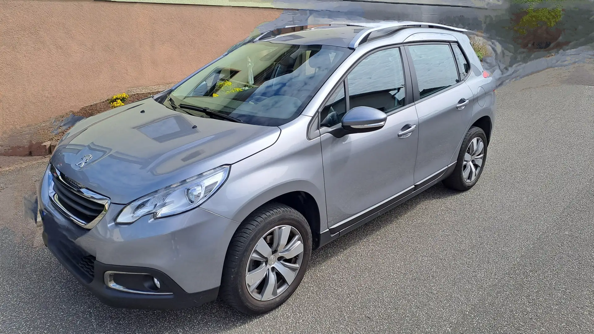 Peugeot 2008 2008 PureTech 82 Urban Move Grau - 2