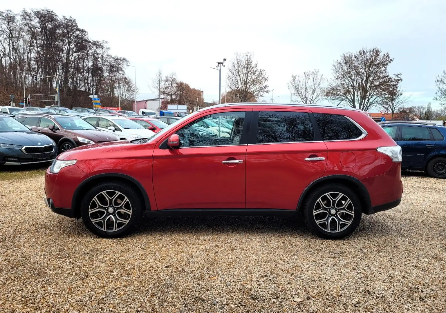 Mitsubishi Outlander Instyle 4WD*Navi*R-Cam*SZH*Temp*TÜV* Rot - 2