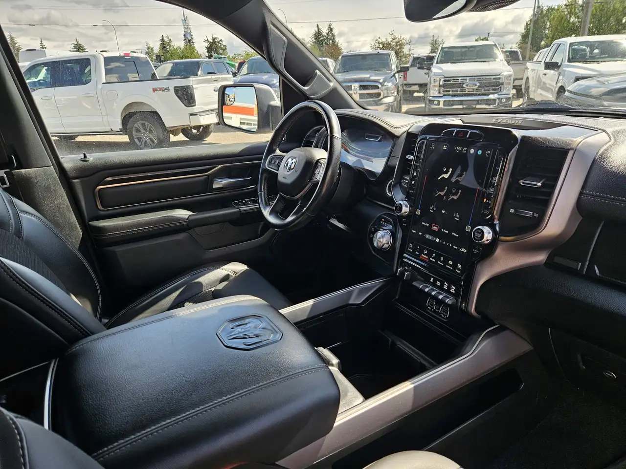 RAM 1500 снимка RAM 1500
