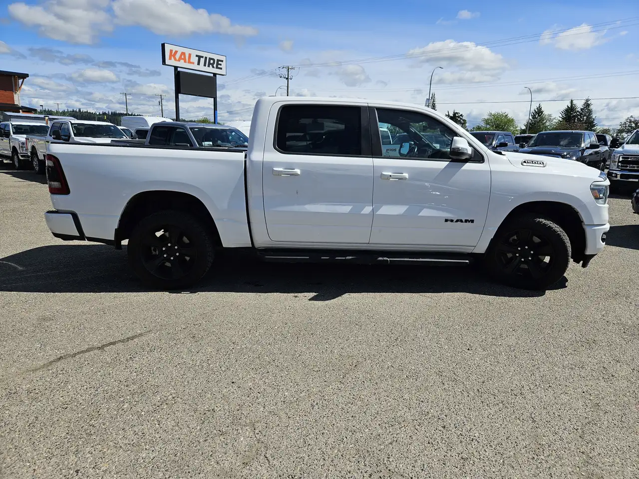 RAM 1500 снимка RAM 1500