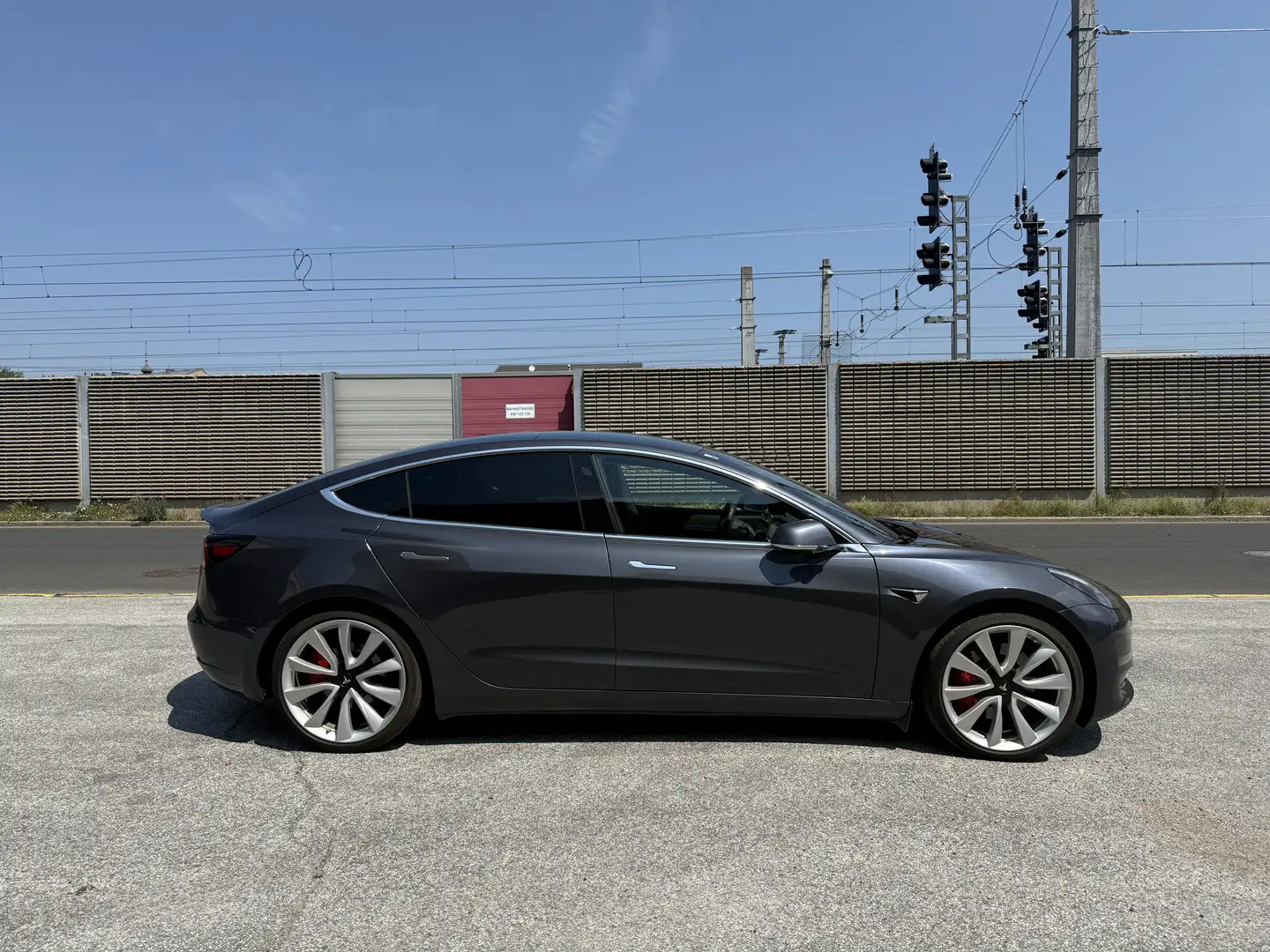 Tesla Model 3 Performance AWD Grau - 1