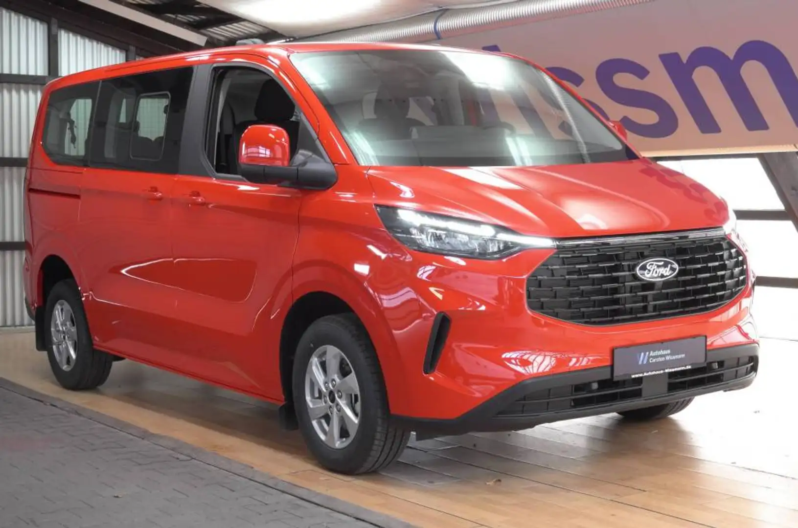 Ford Tourneo Custom sofort, Klappfenster, Vorber. AHK, 8 Sitzer Rosso - 1