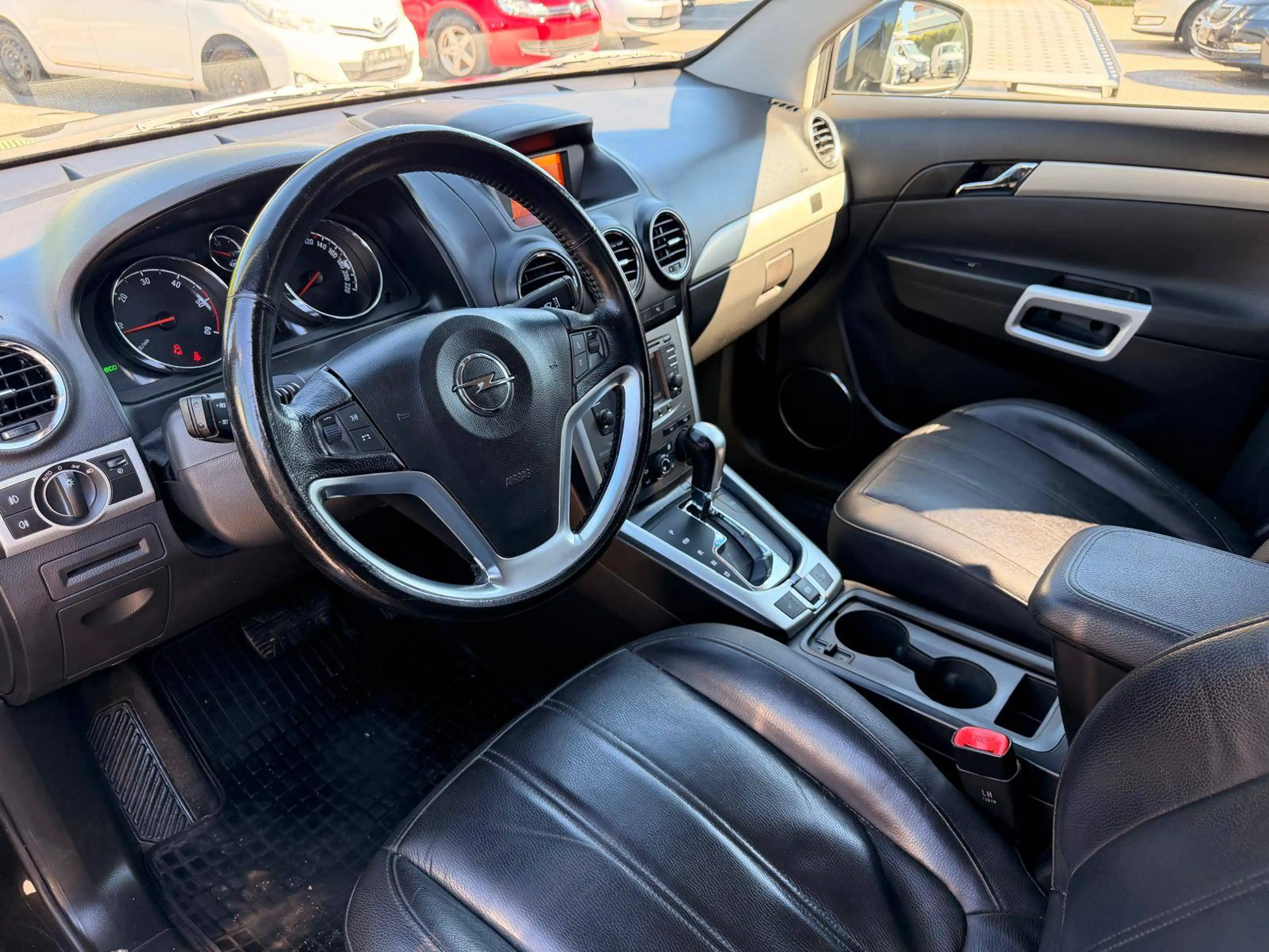 Opel Antara Cosmo 4x4 *Sitzheizung*Klimaautomatik* — photo 10