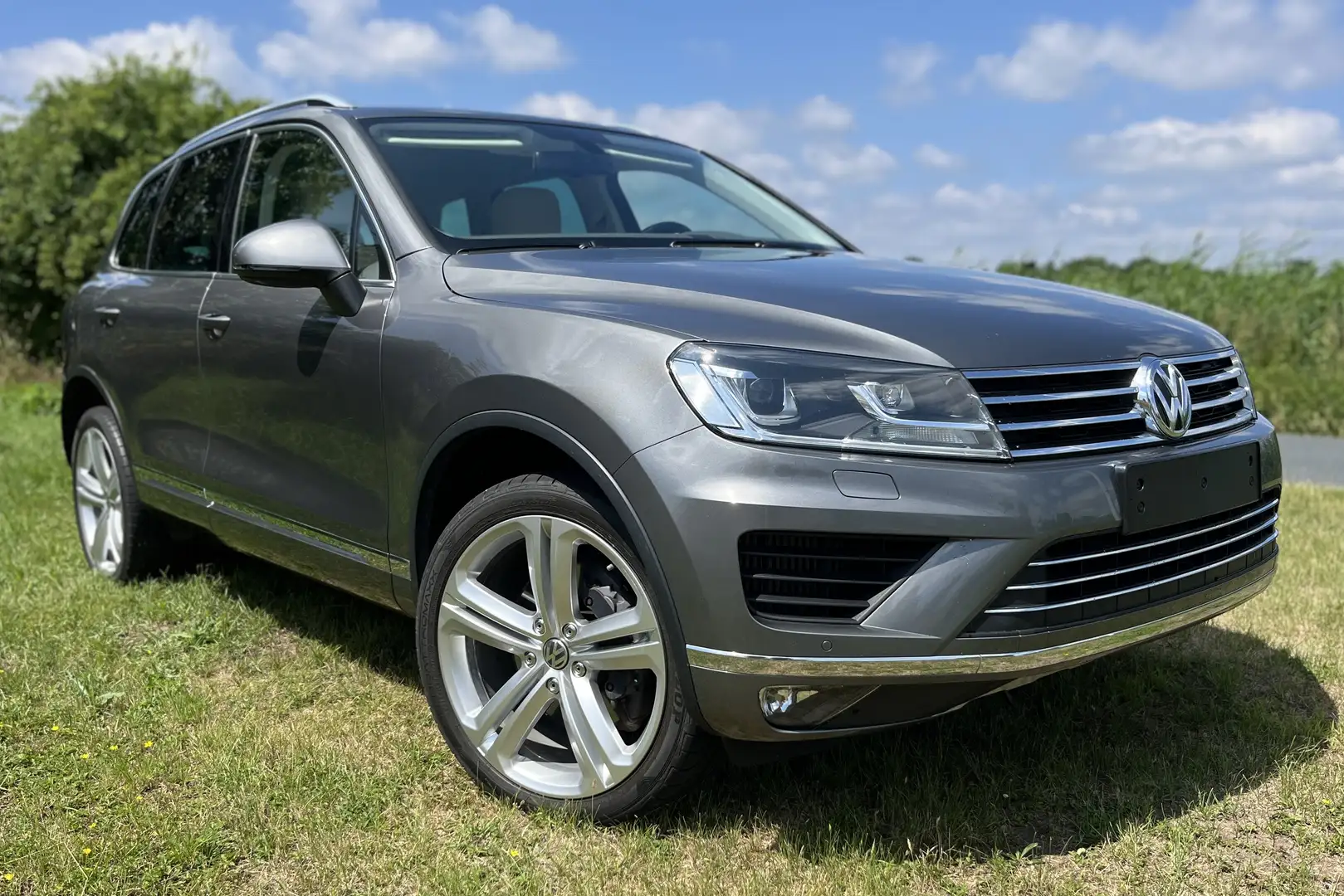 Volkswagen Touareg 4.2 TDI V8 - 1. Hd - AHK - StdHzg - Scheckheft - 1