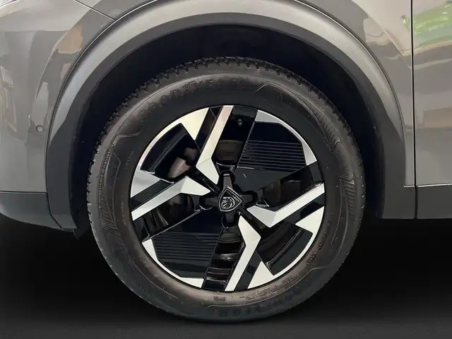 Peugeot 2008 view 9