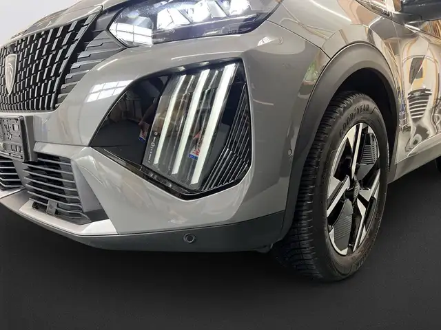 Peugeot 2008 view 10