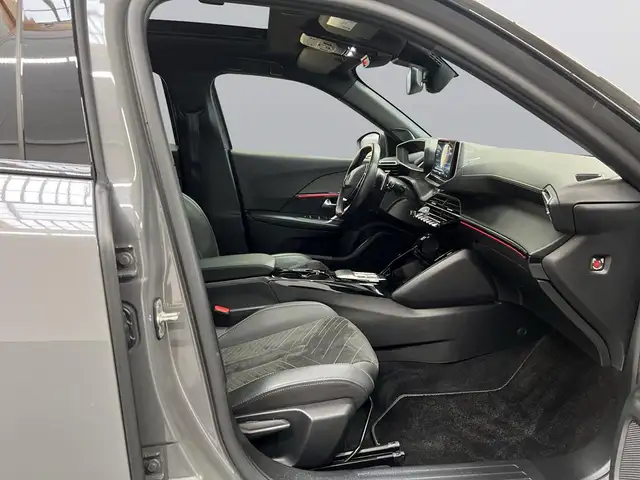 Peugeot 2008 view 12