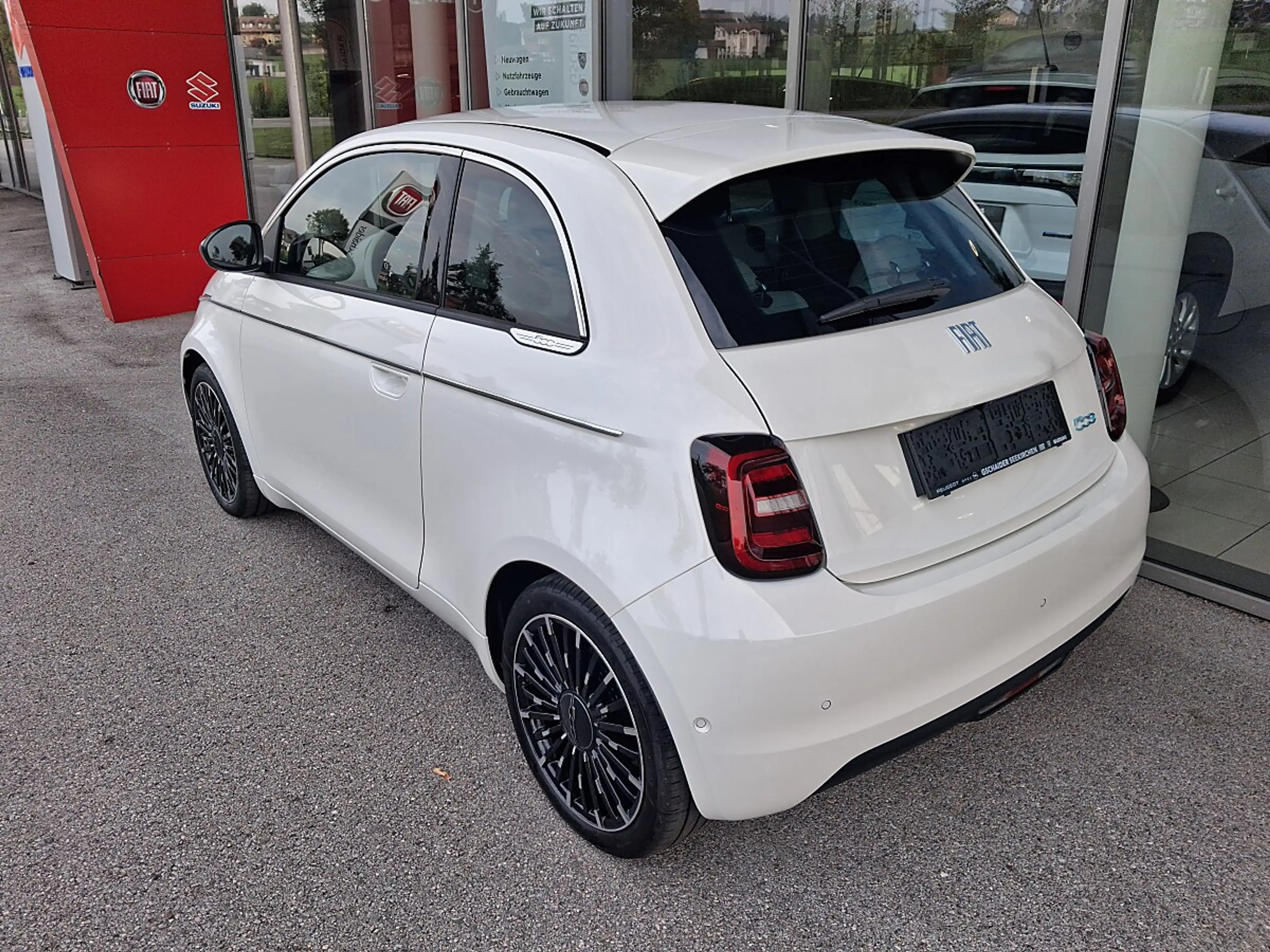 Fiat 500e La Prima — photo 4