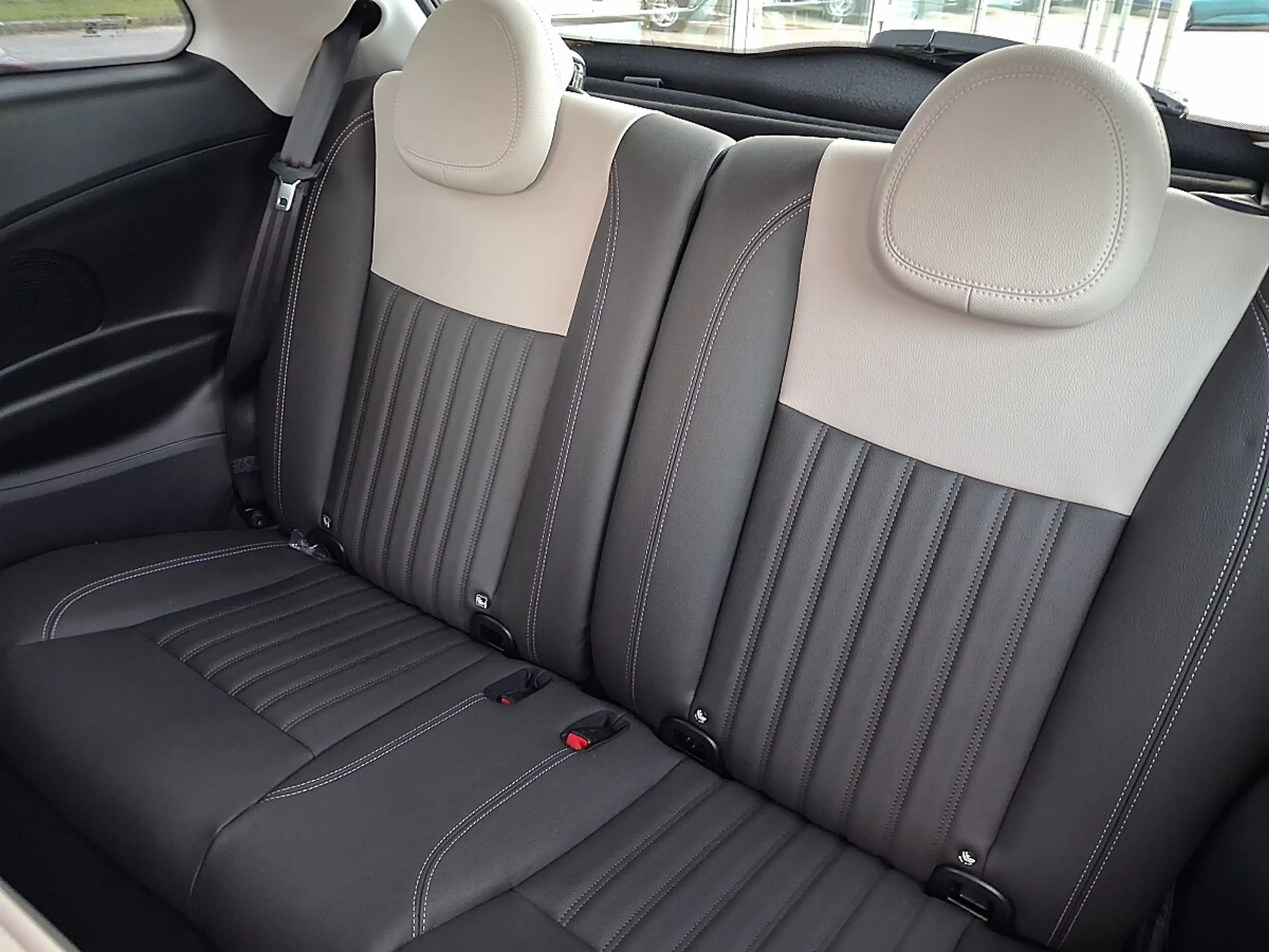 Fiat 500e La Prima — photo 10