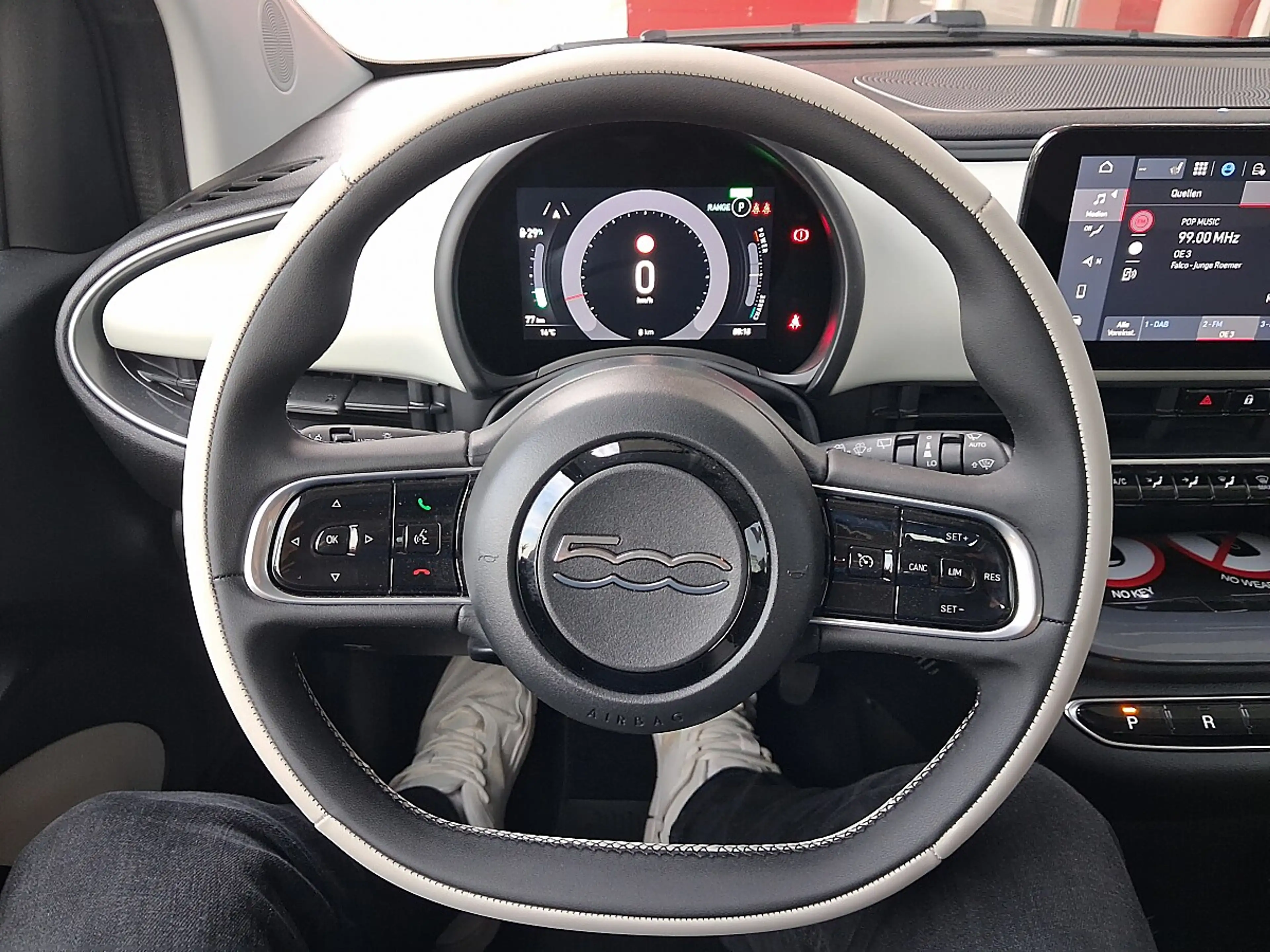 Fiat 500e La Prima — photo 13