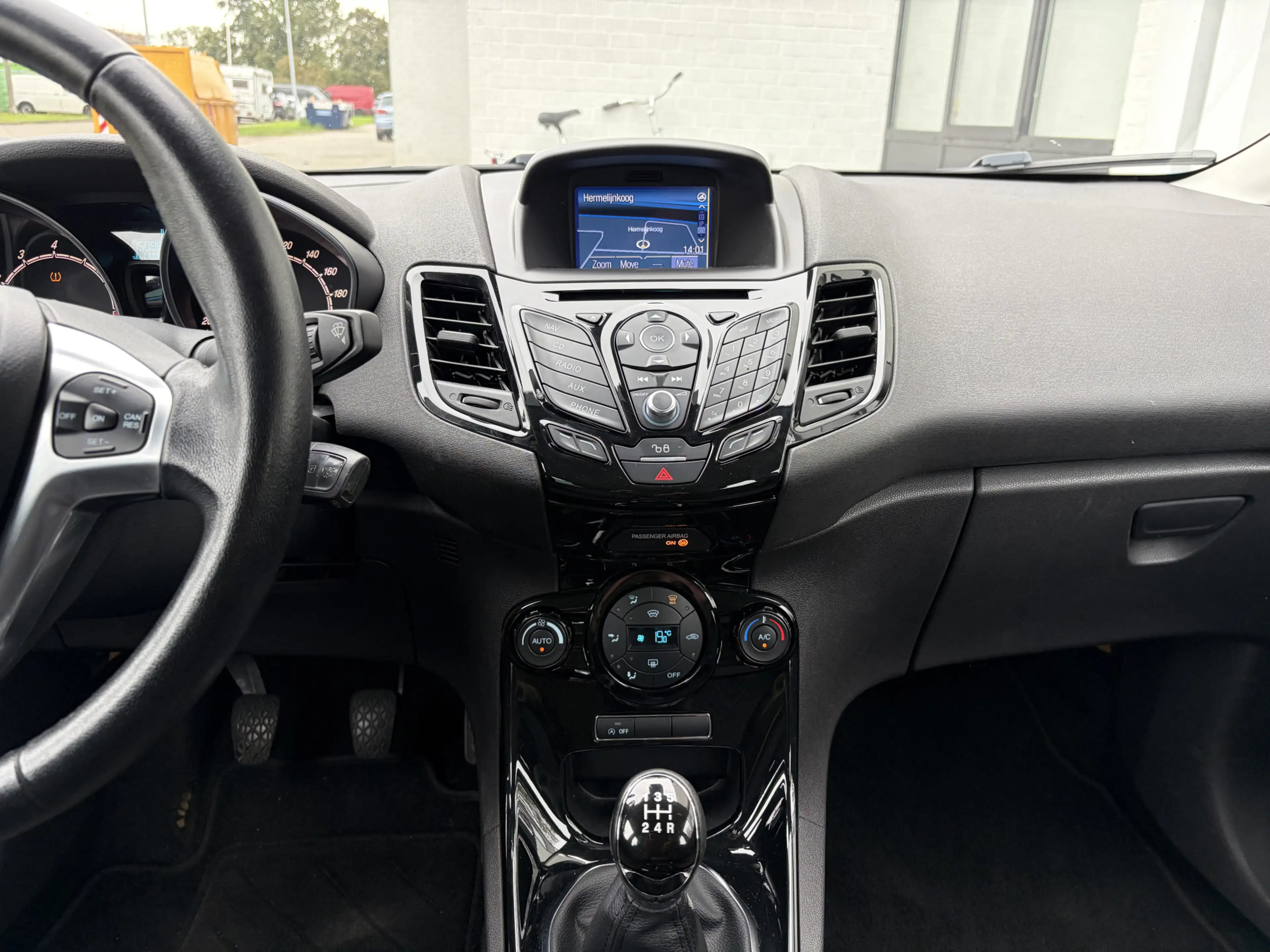 Ford Fiesta 1.0i EcoBoost Titanium 5-Deurs 101 PK. Distributie — photo 14