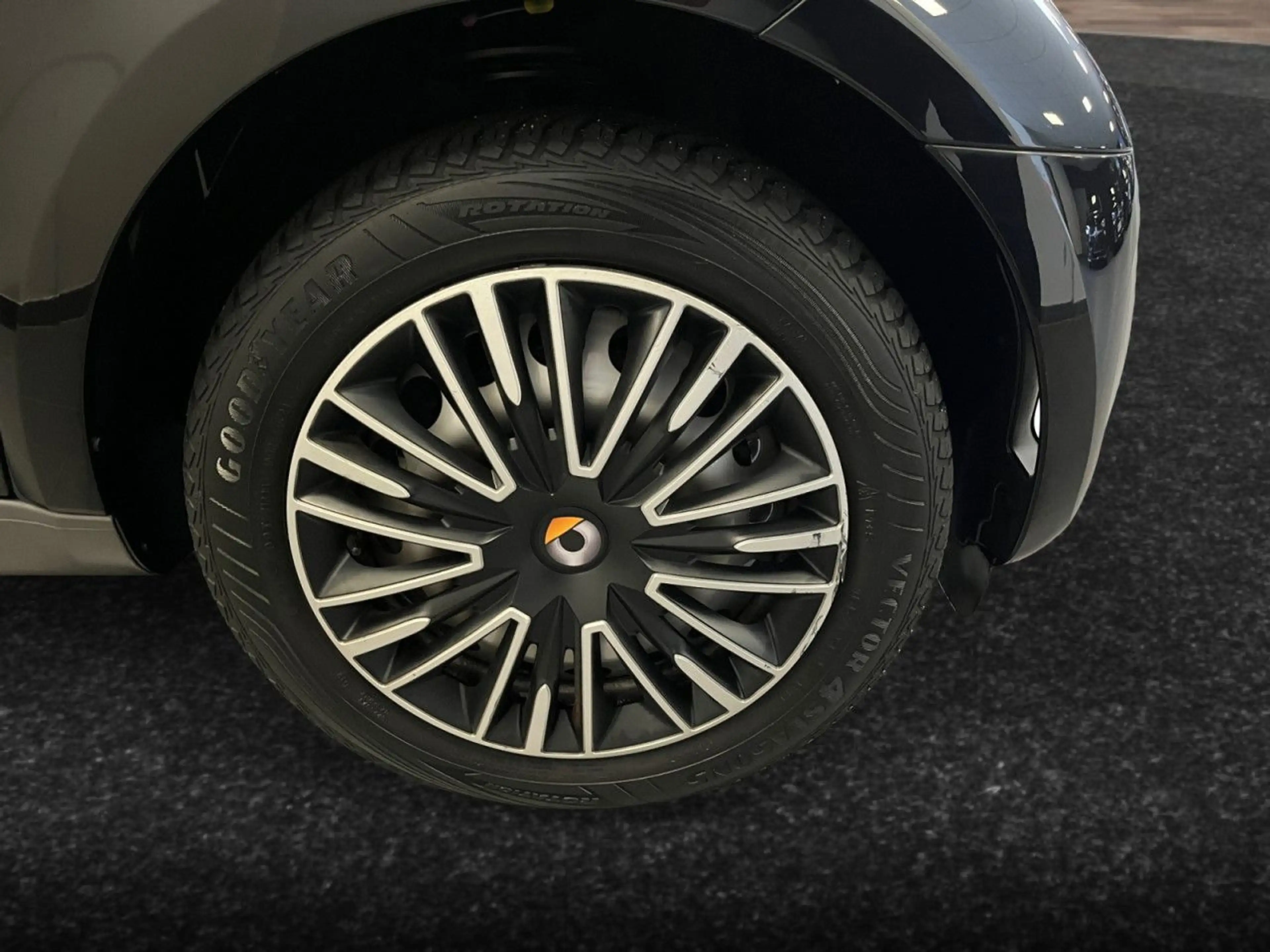 smart forTwo coupé 60kWed cool&Audio Dig Radio Tempom — photo 6