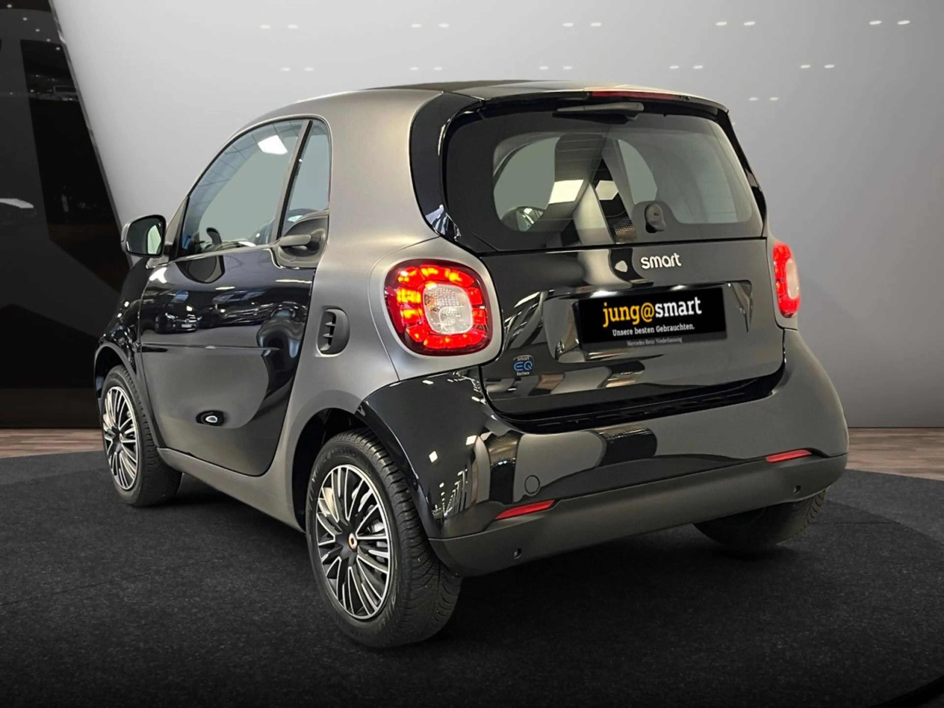 smart forTwo coupé 60kWed cool&Audio Dig Radio Tempom — photo 10