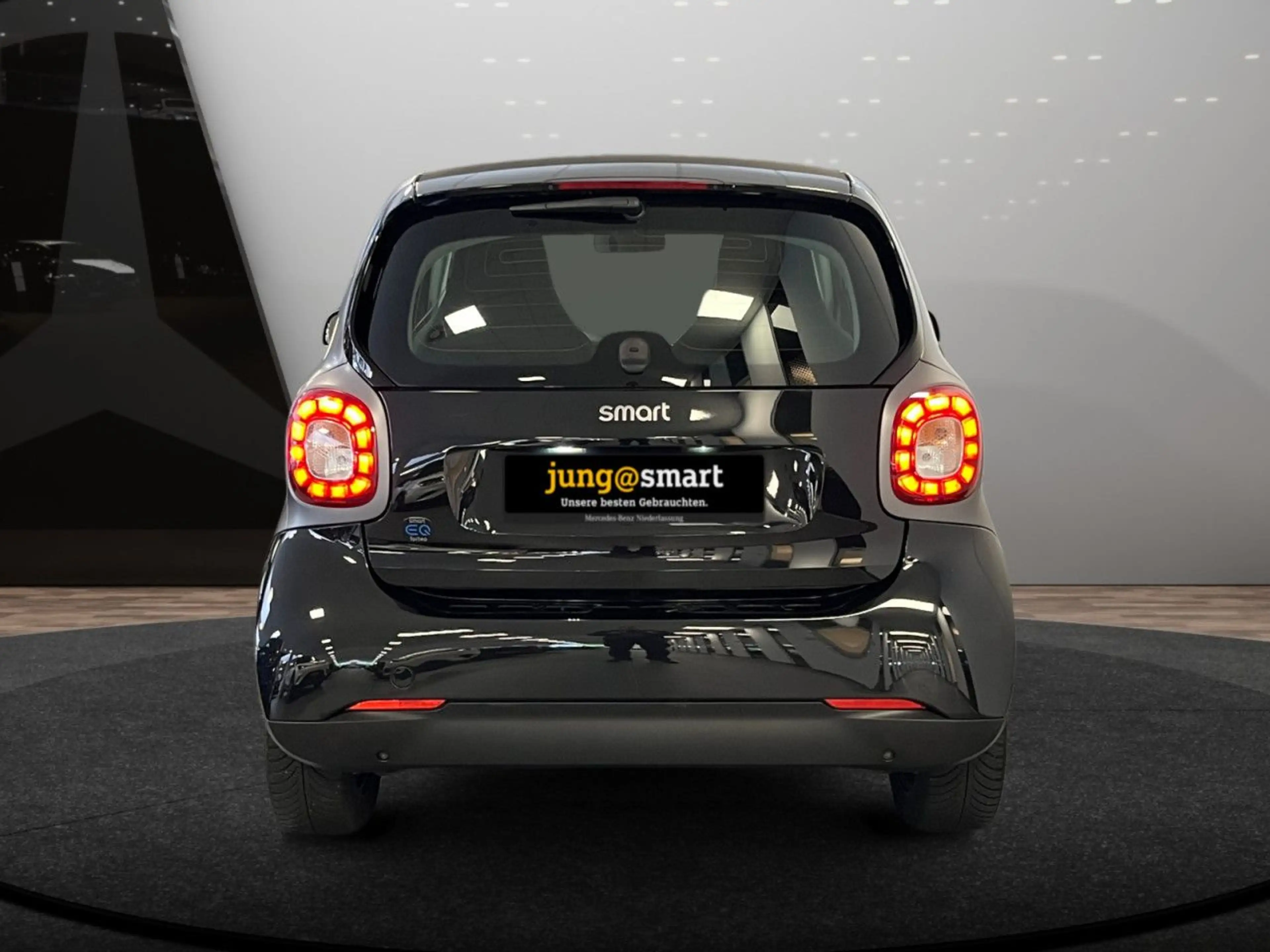 smart forTwo coupé 60kWed cool&Audio Dig Radio Tempom — photo 9