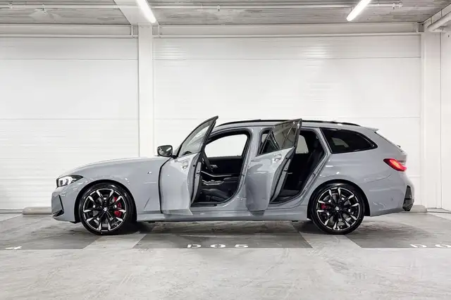 BMW 3 Series view 3