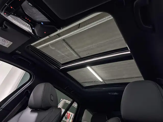 BMW 3 Series view 11