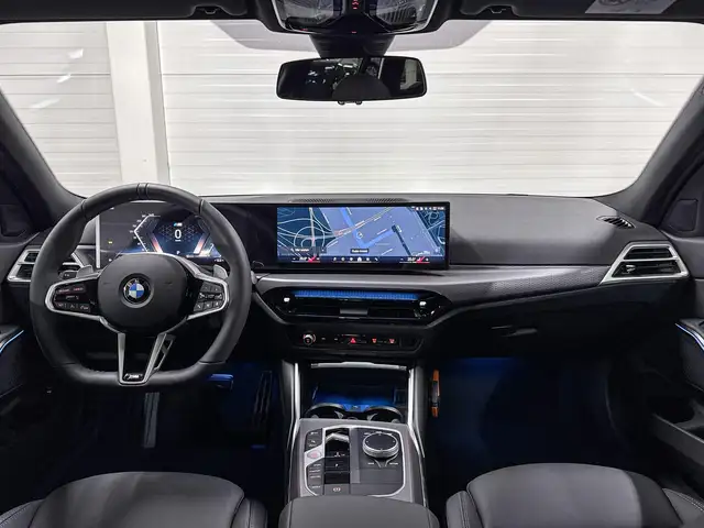 BMW 3 Series view 12