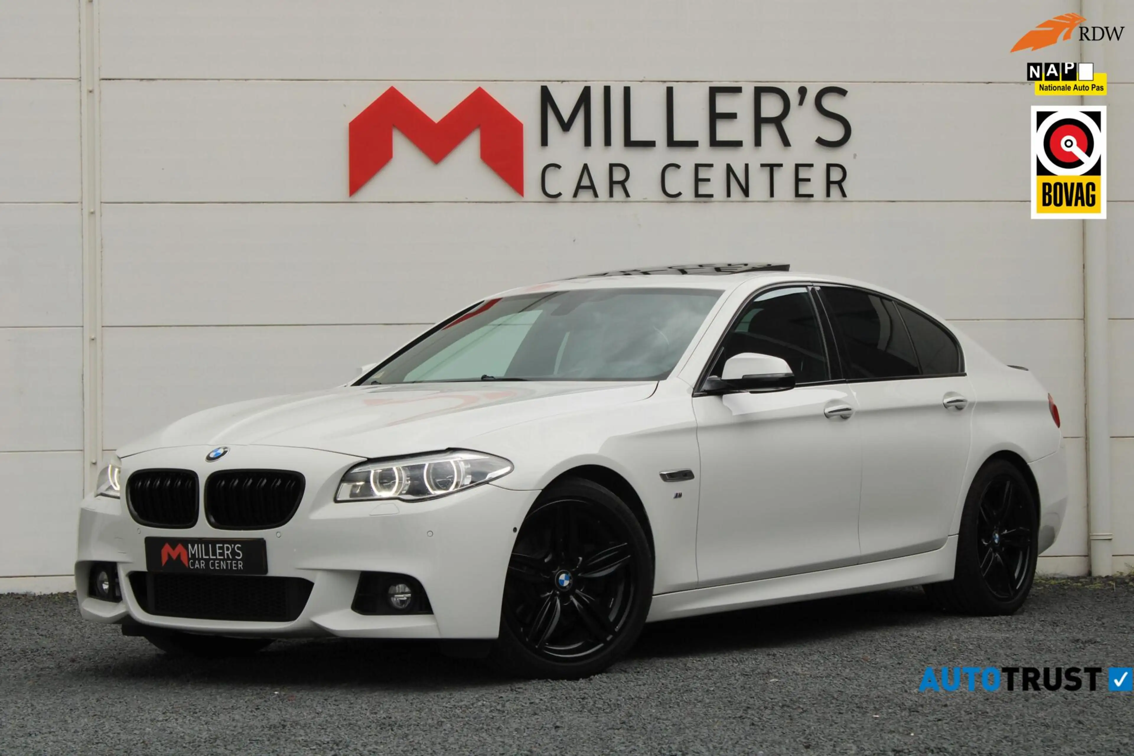 BMW 528 5-serie 528i Softclose HUD Pano Memory Keyless Sch