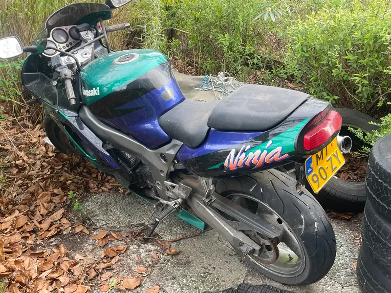 Kawasaki Ninja ZX-9R - foto 2