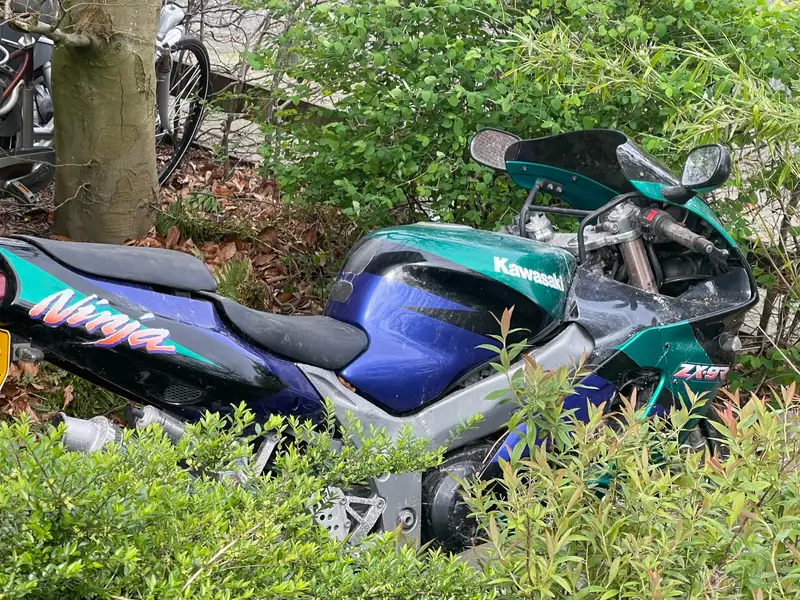 Kawasaki Ninja ZX-9R - foto 3