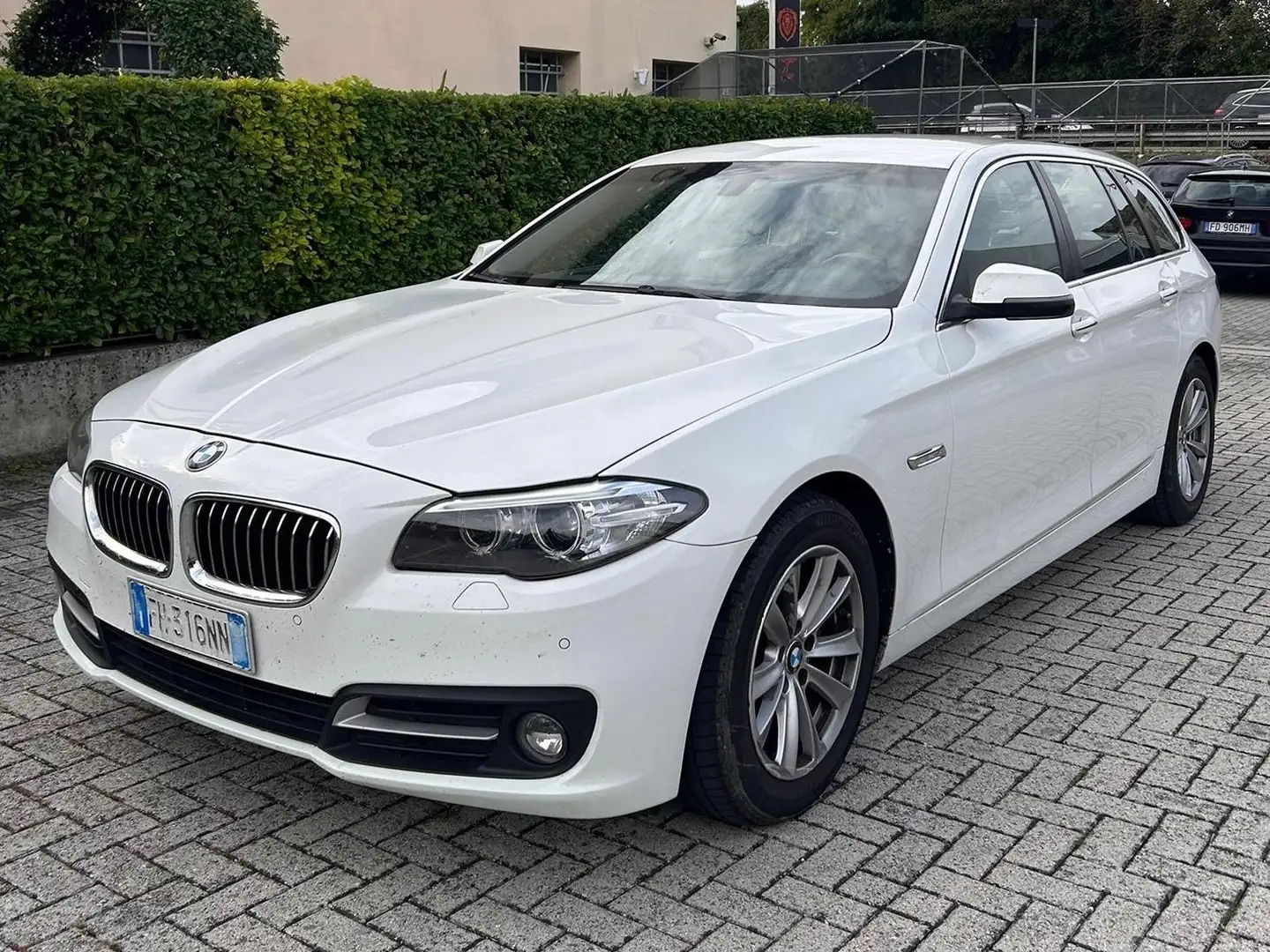 BMW 520 Serie 5 Touring 520d 190cv Bianco - 2