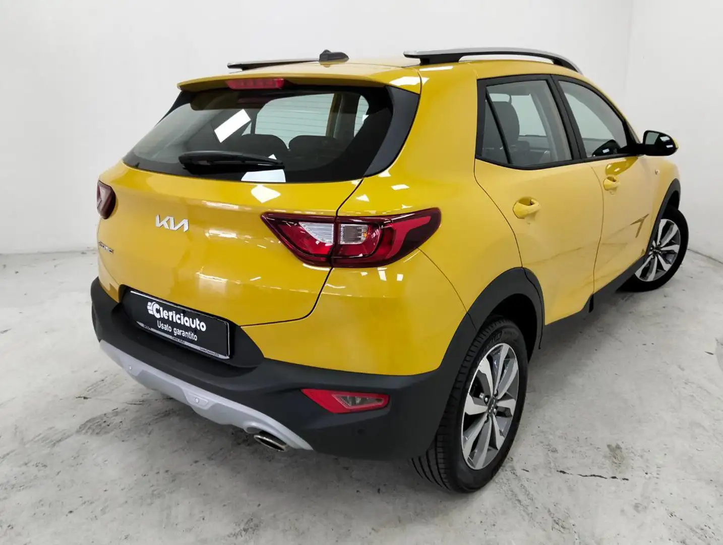Kia Stonic 1.2 DPI Urban Giallo - 2