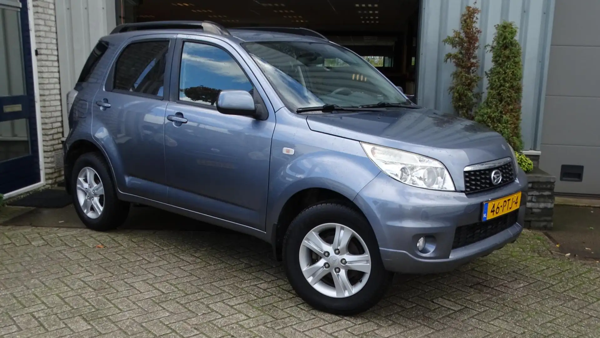 Daihatsu Terios 1.5 2WD Tour Gris - 2