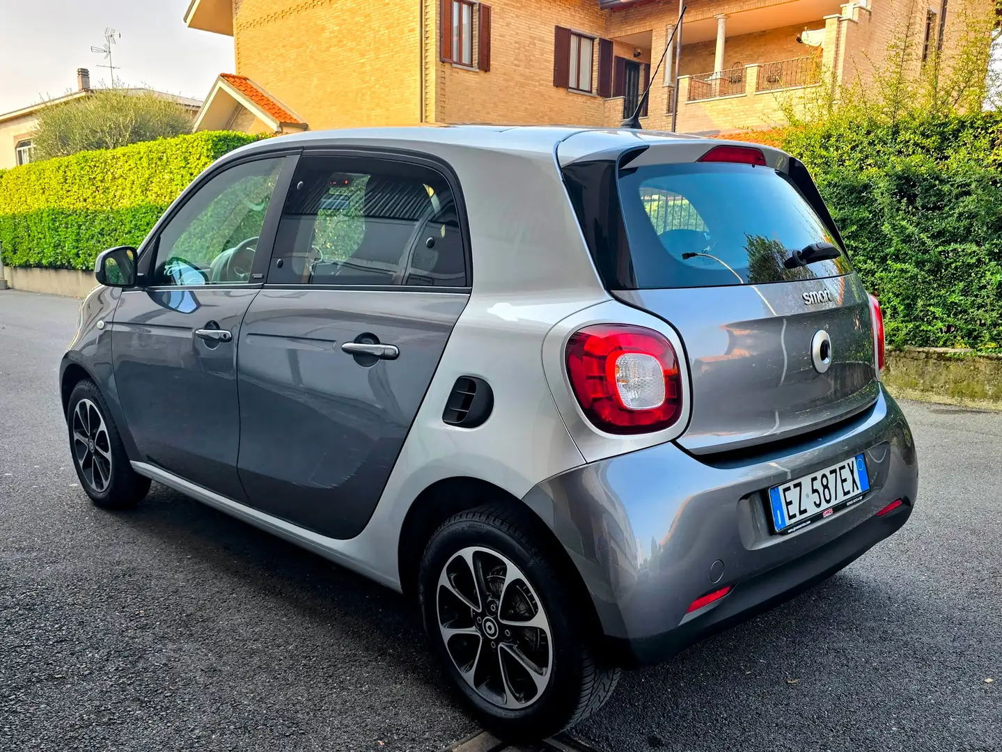 smart forFour Forfour II 1.0 Prime 71cv Grau - 2