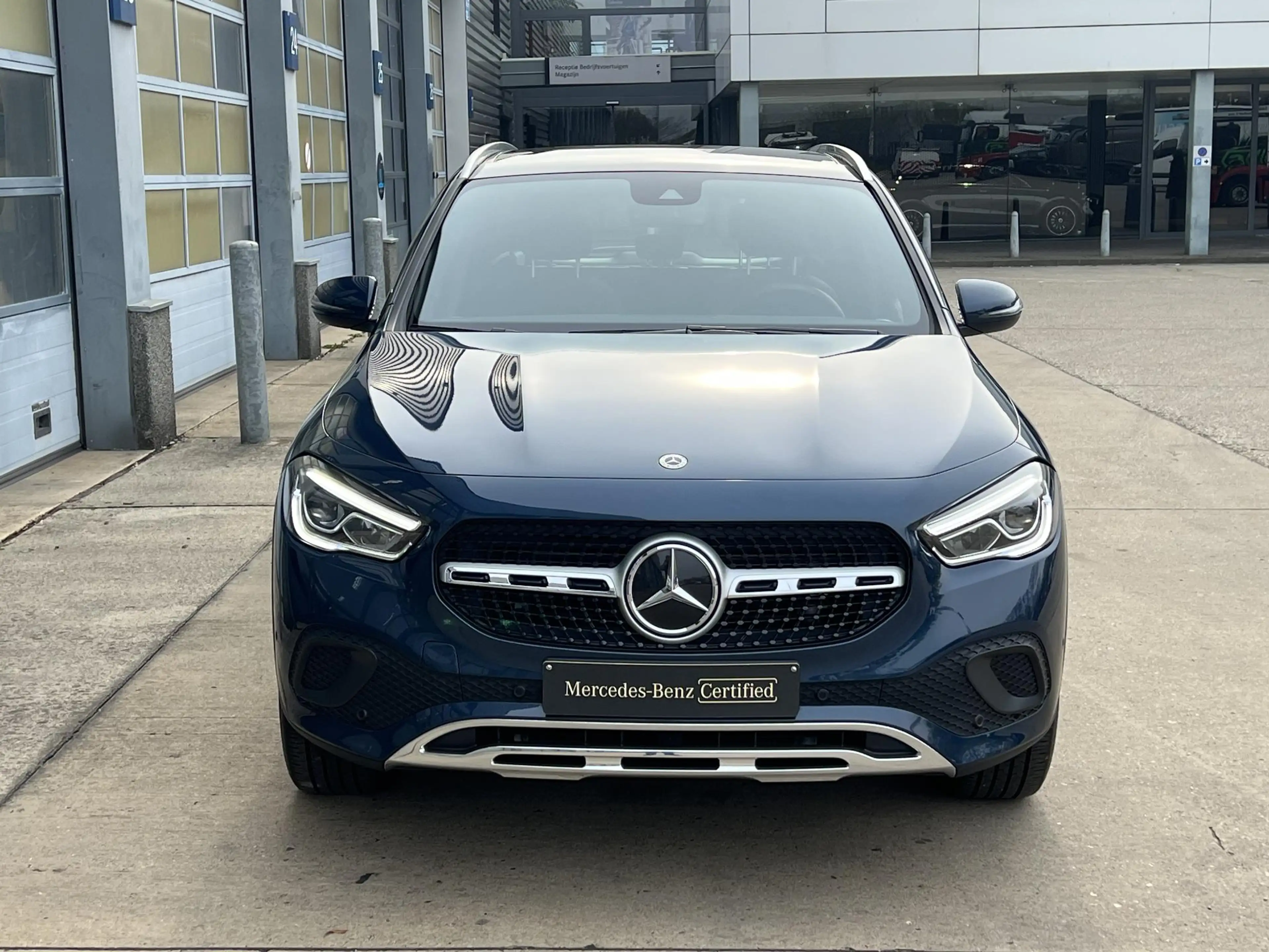 Mercedes-Benz GLA 180 progressive met panodak — photo 2